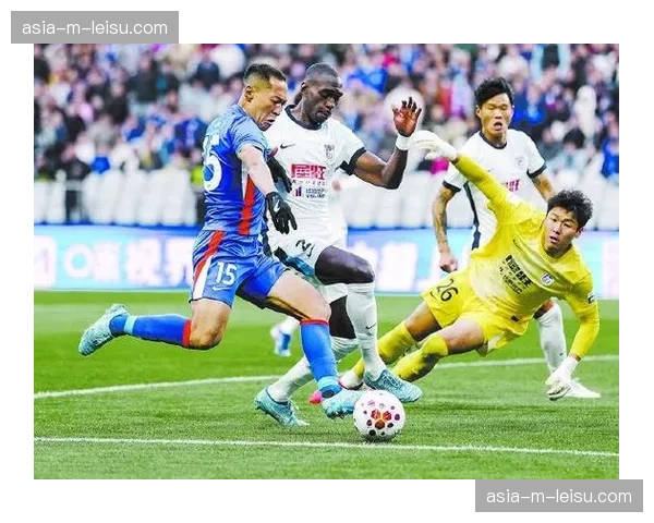 “上海申花1-0小胜天津津门虎,吴曦制胜球” “上海申花1-0小胜天津津门虎,吴曦制胜球”