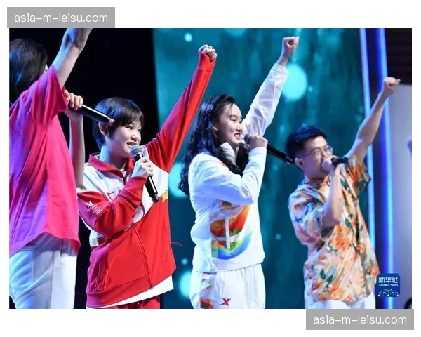 通讯：五万人齐唱助威歌，成都凤凰山再次展现金牌球市魅力