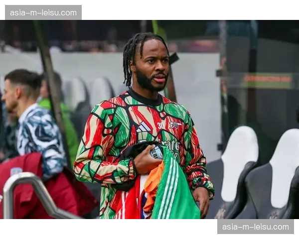 官方确认:切尔西边锋斯特林腿筋受伤,将缺席本赛季剩余比赛